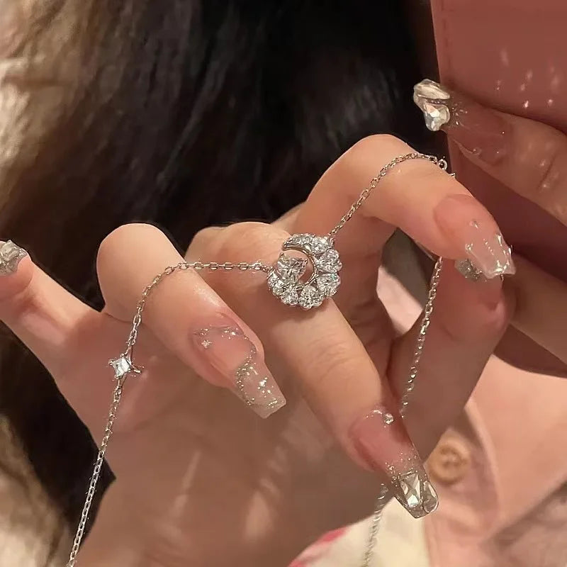 Collier pendentif lune cœur zircon