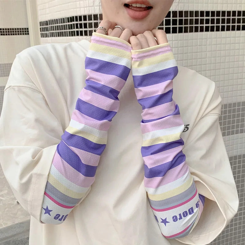 Manchettes à rayures arc-en-ciel