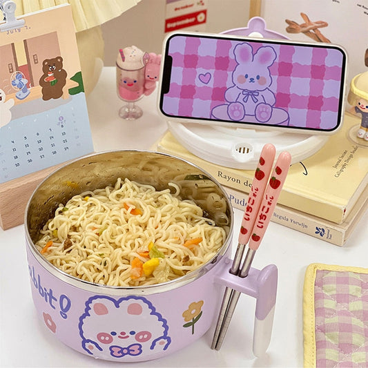 Tazón de ramen de conejito con tapa