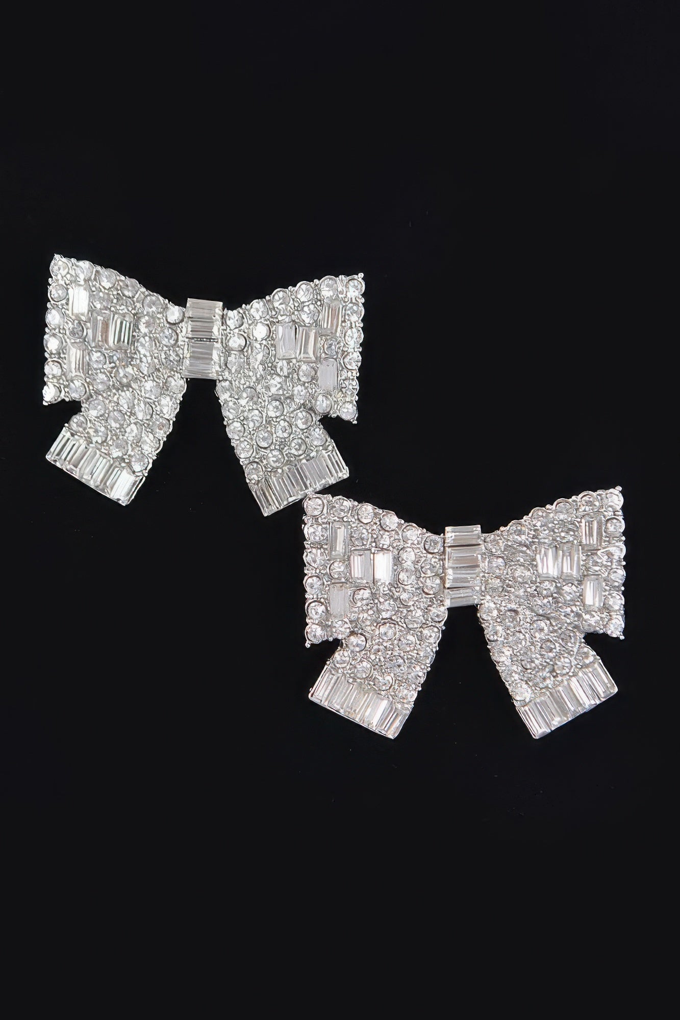 Boucles d'oreilles en strass en forme de ruban