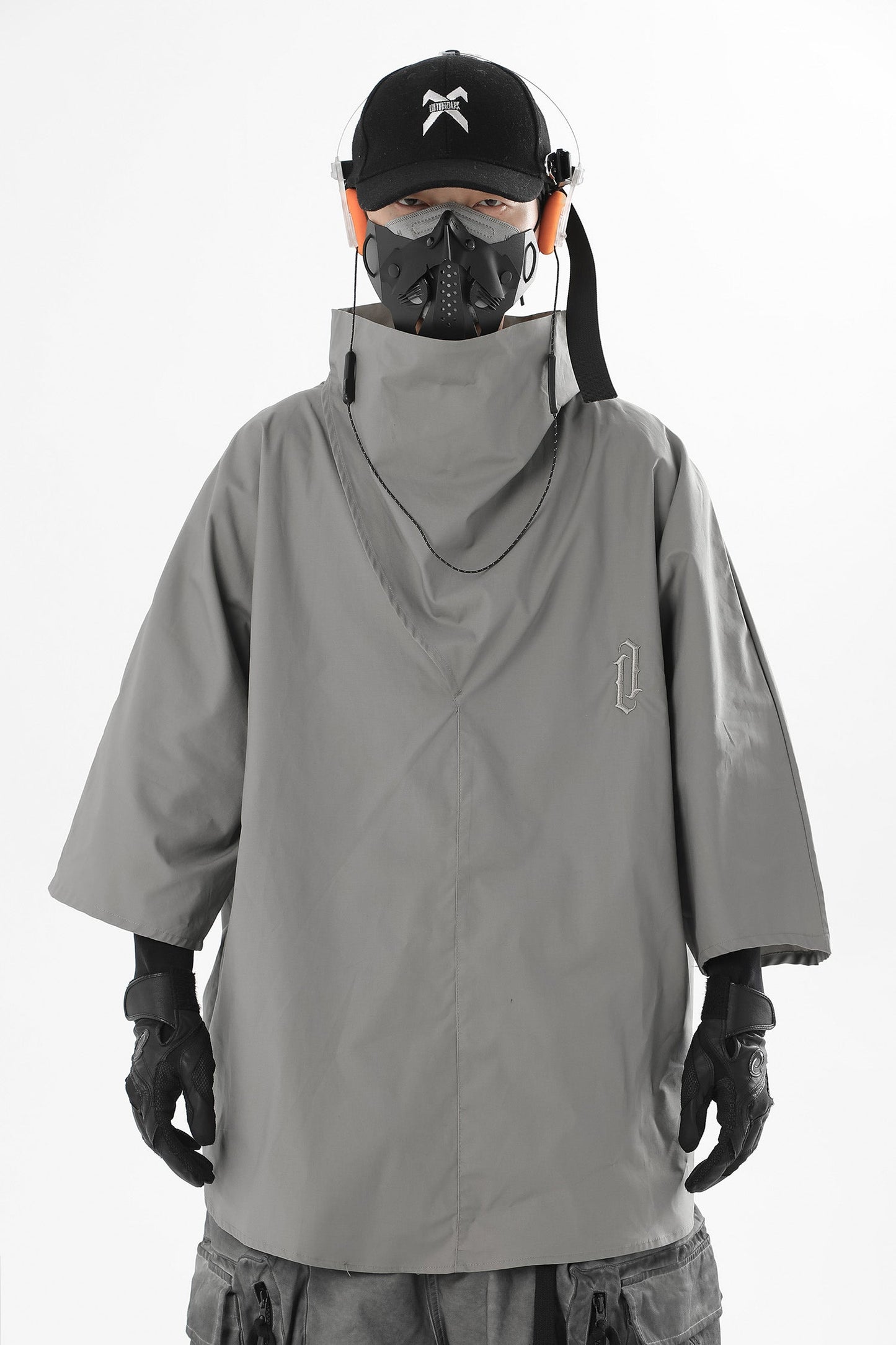 Camisa gris de asesino mortal