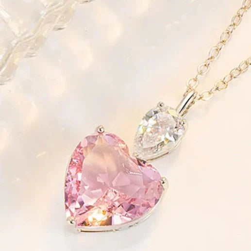 Collier avec pendentif en forme de cœur en zircon rose