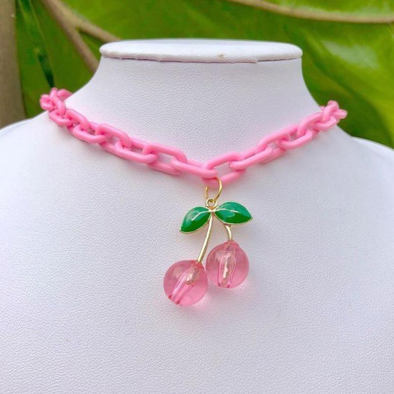 Collar de cereza rosa