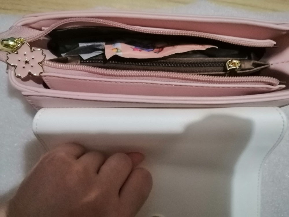 Sac à main brodé de fleurs de cerisier