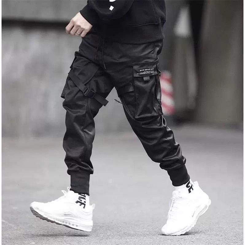 YE2032 Joggers negros mate